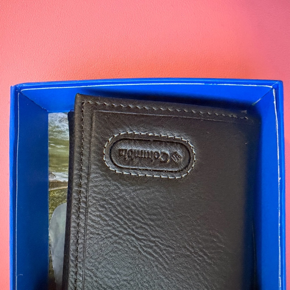 Columbia Dark Brown Leather Card Holder